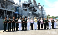 U.S. Navy’s carrier strike group visits Da Nang